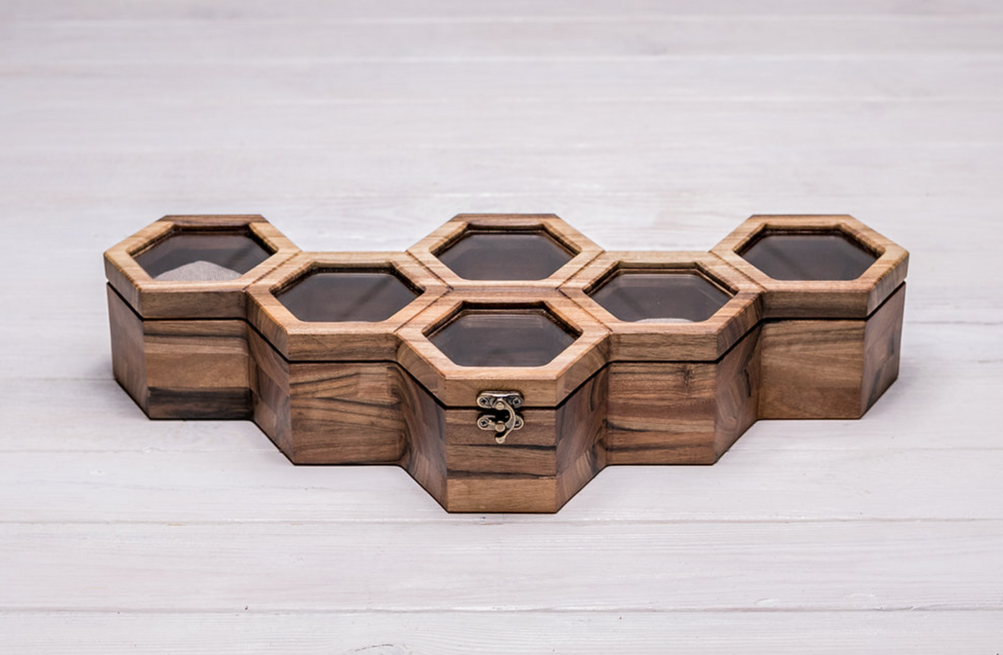 Hexagonale Box für sechs Uhren