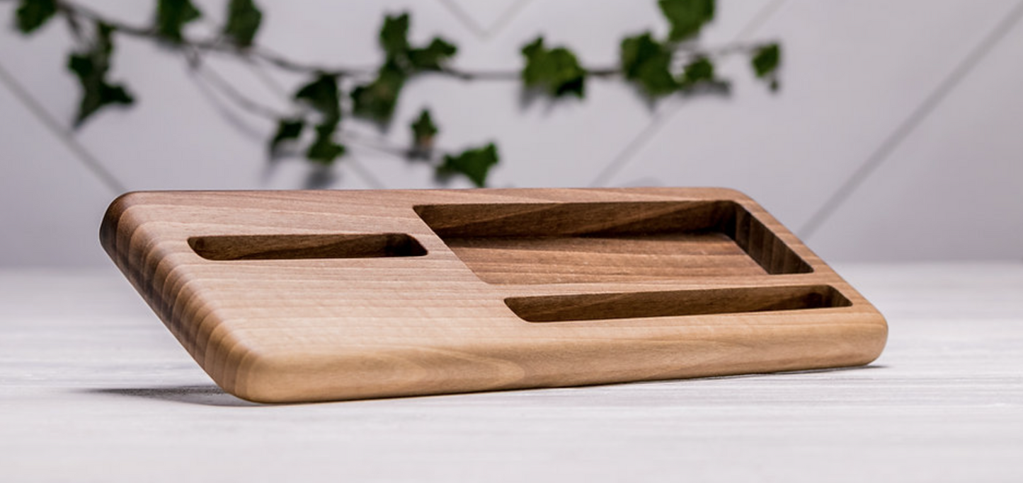 Business Holzständer aus Walnussholz