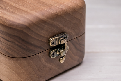 Walnussholz-Uhrenbox