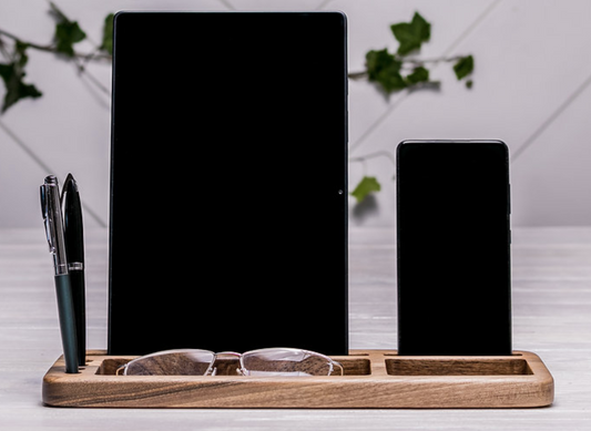 Eleganter Multi-Device Organizer für Tablet & Smartphone