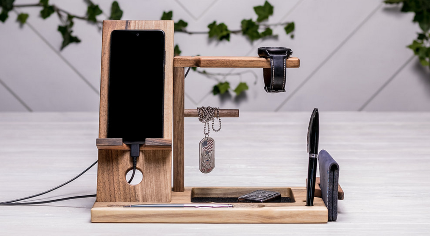 Eleganter Walnussholz-Organizer für Accessoires