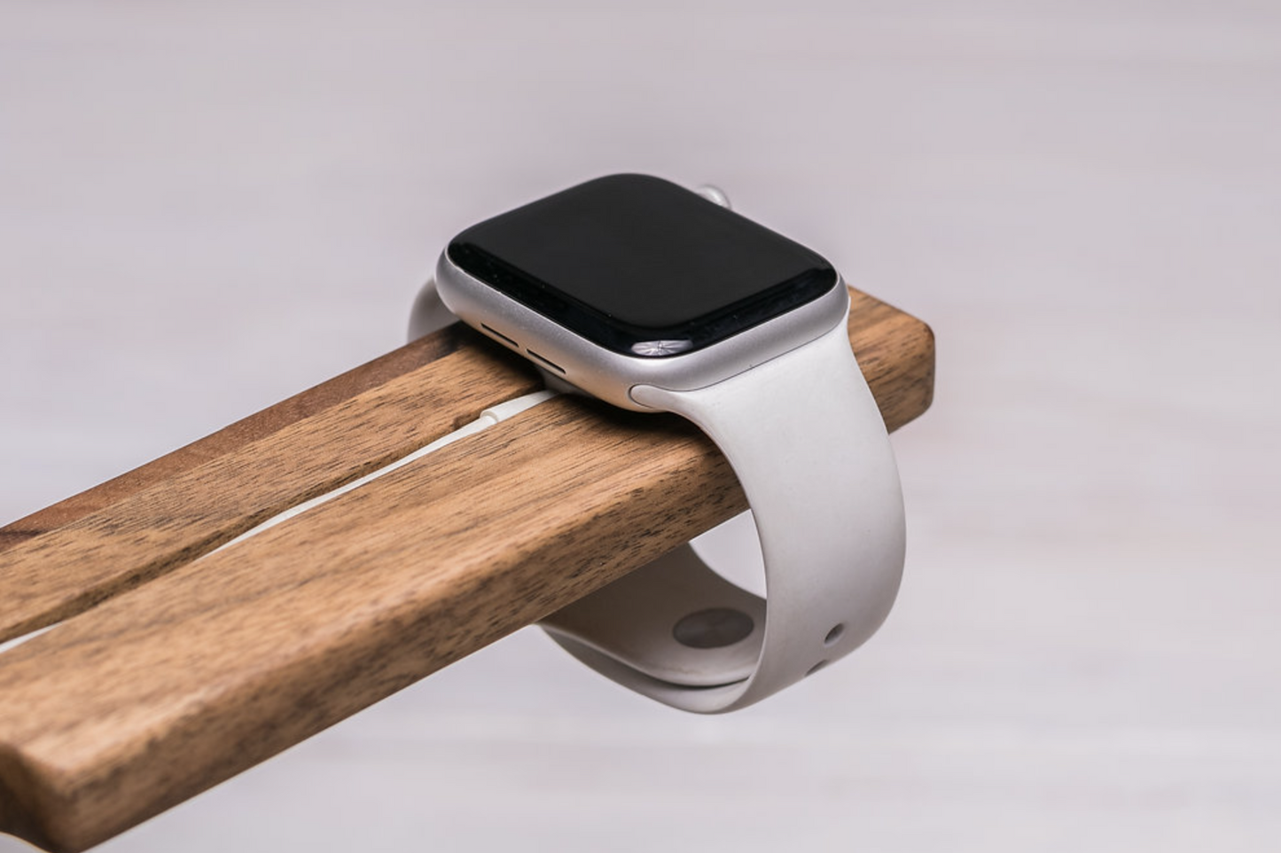 Eleganter Walnussholz-Organizer für Accessoires