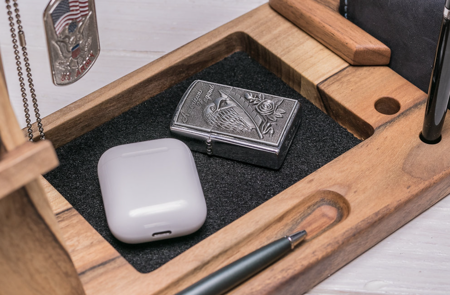 Eleganter Walnussholz-Organizer für Accessoires