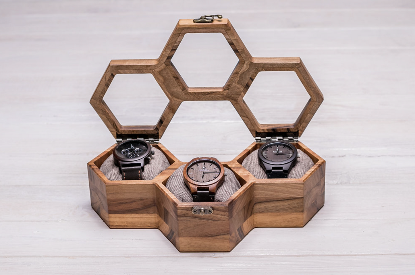 Hexagonale Box für drei Uhren