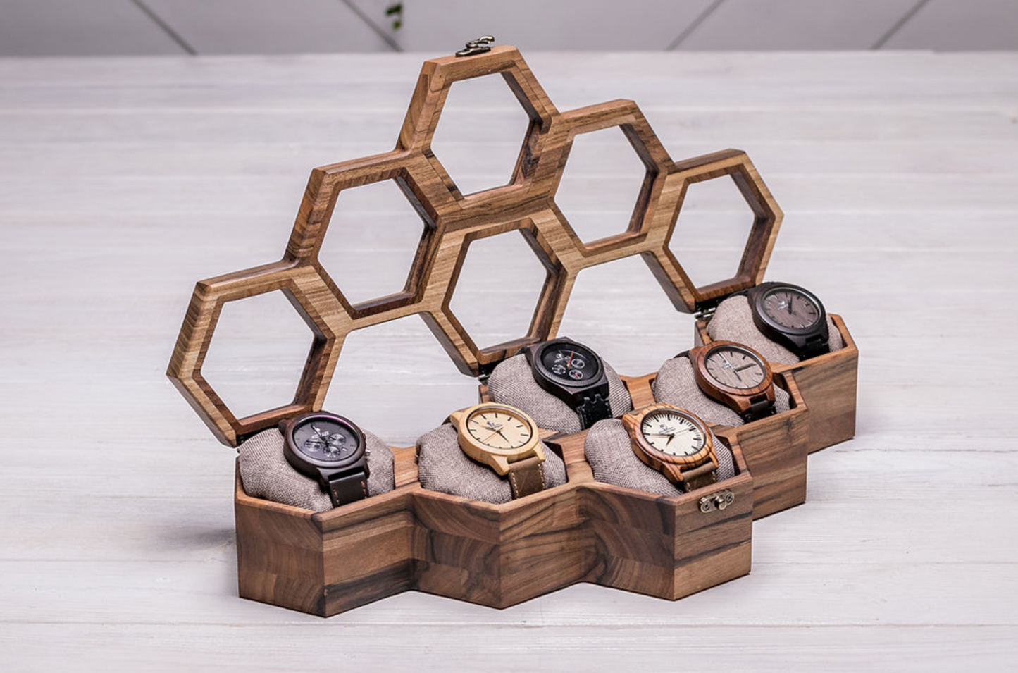 Hexagonale Box für sechs Uhren