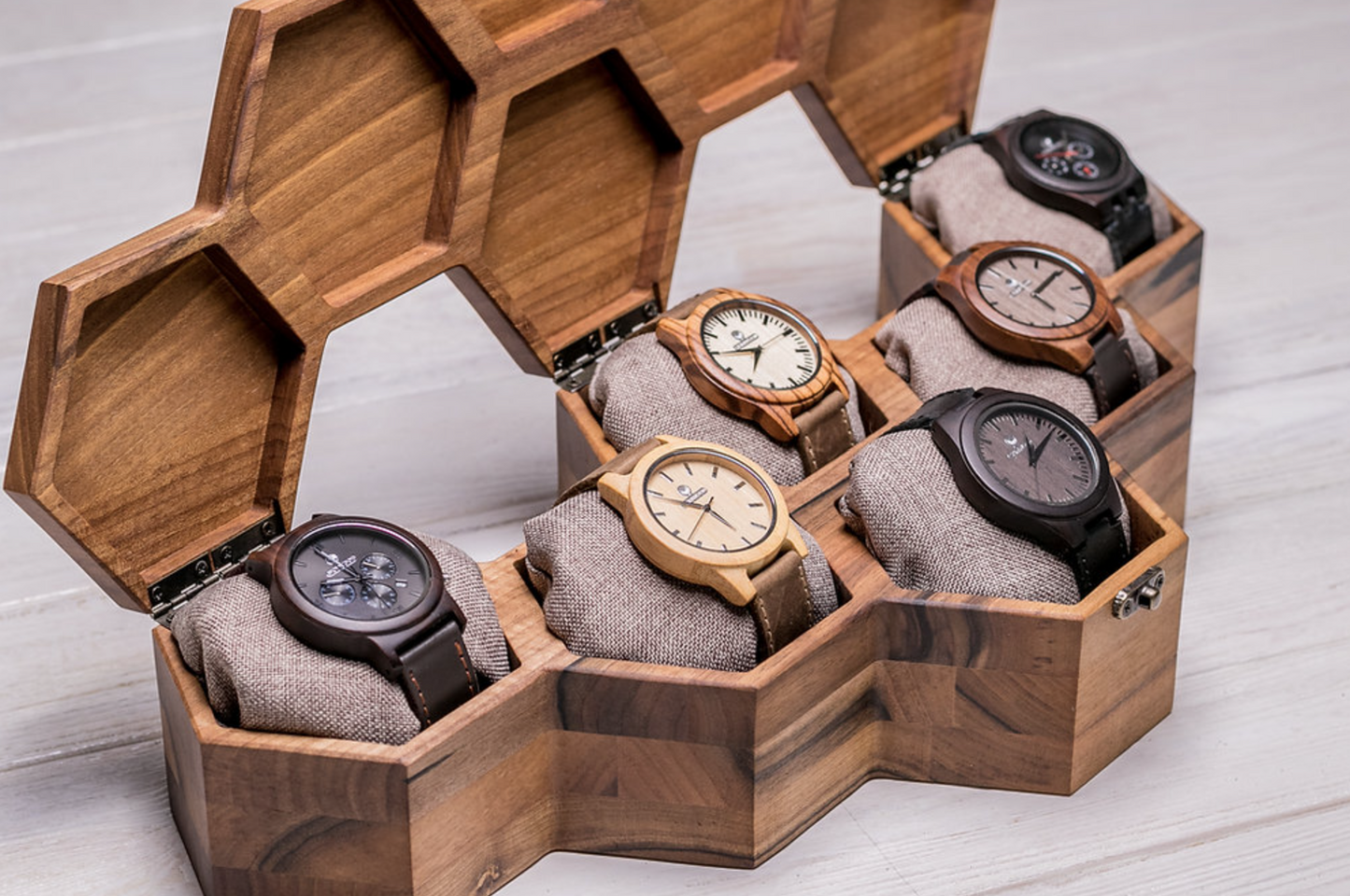 Hexagonale Box für sechs Uhren