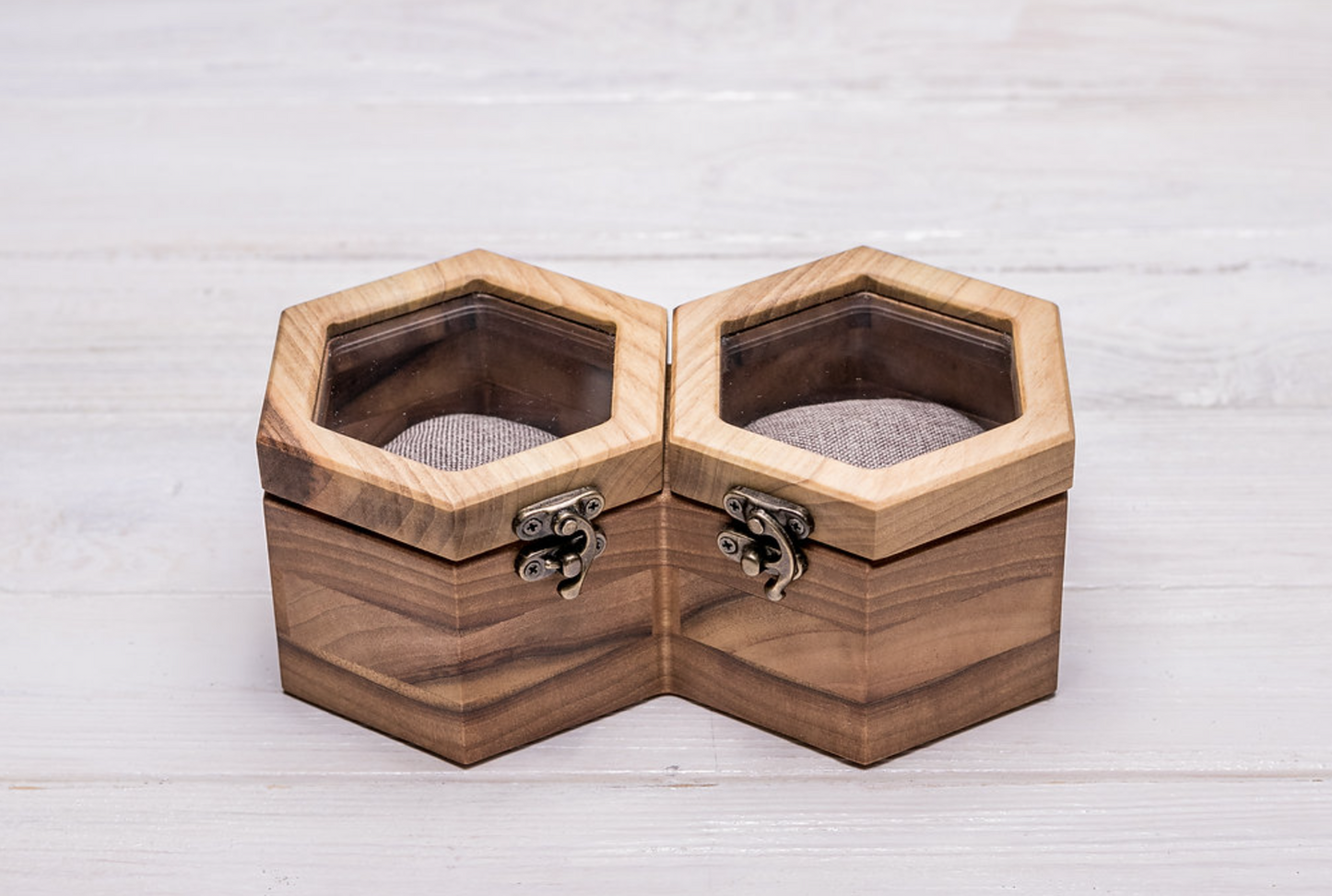 Hexagonale Box für zwei Uhren