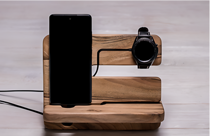 Holz-Organizer für Smartphone, Uhr & Co