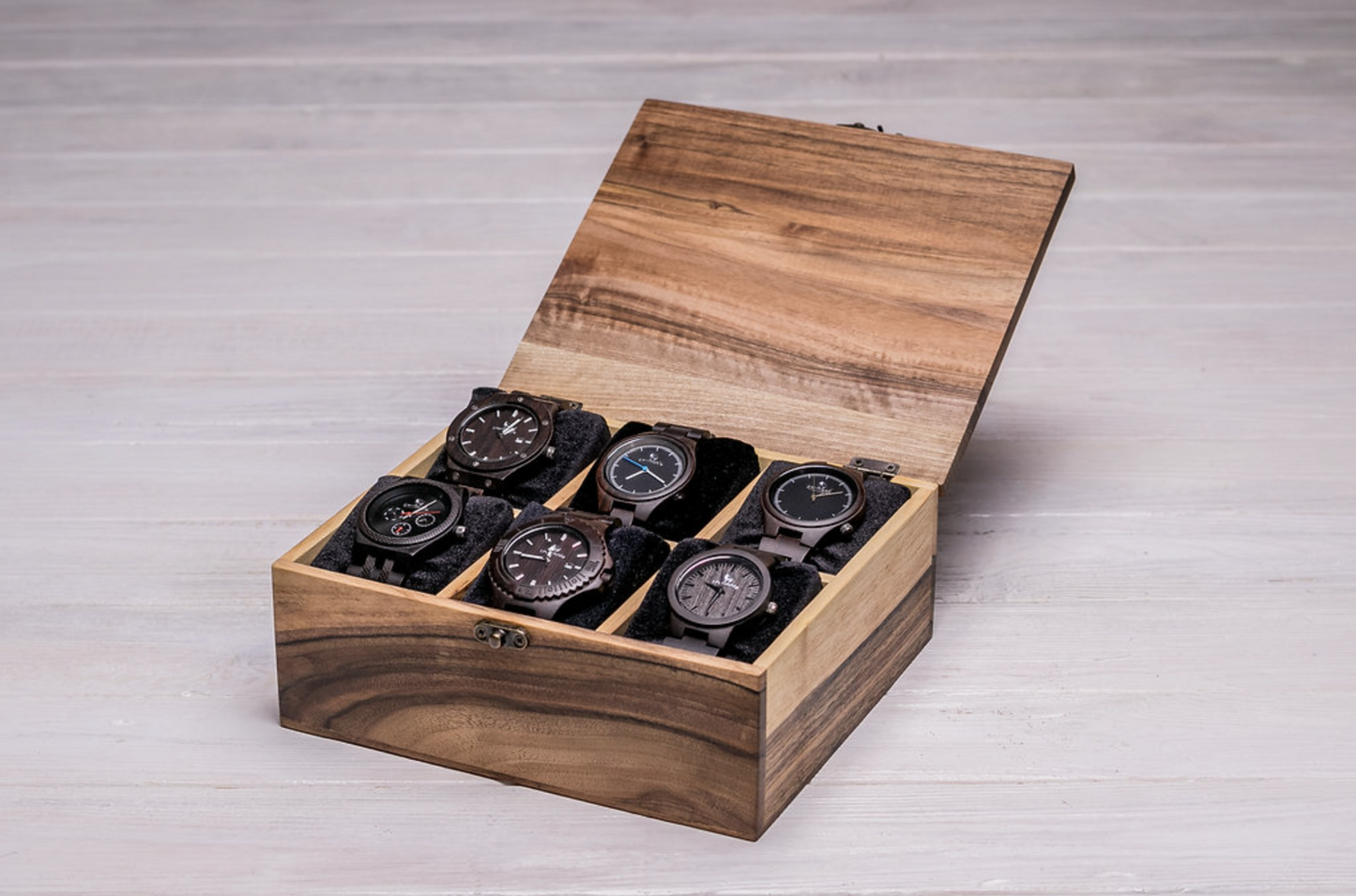 Kantige Uhrenbox für sechs Uhren