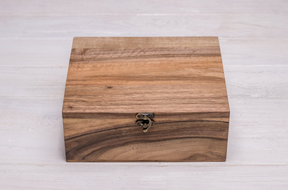 Kantige Uhrenbox für sechs Uhren