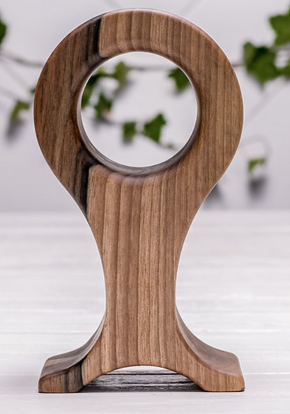 Kopfhörerständer aus Walnussholz