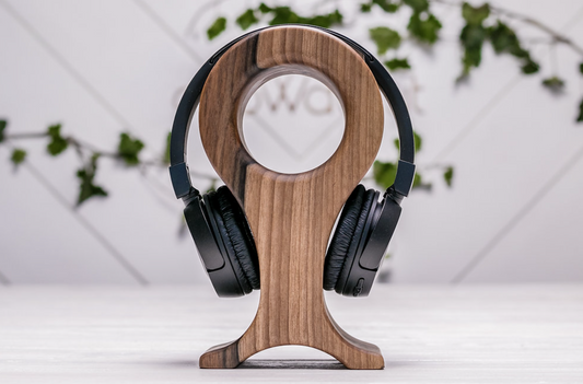 Kopfhörerständer aus Walnussholz