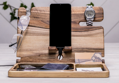 Stylischer Klapp-Organizer aus Walnussholz