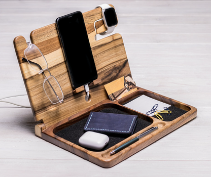 Stylischer Klapp-Organizer aus Walnussholz