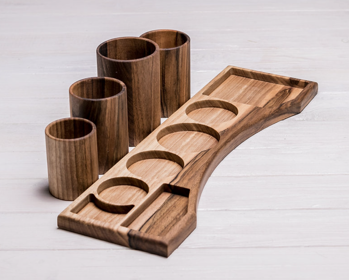 Tischorganizer "Titanic" aus Walnussholz