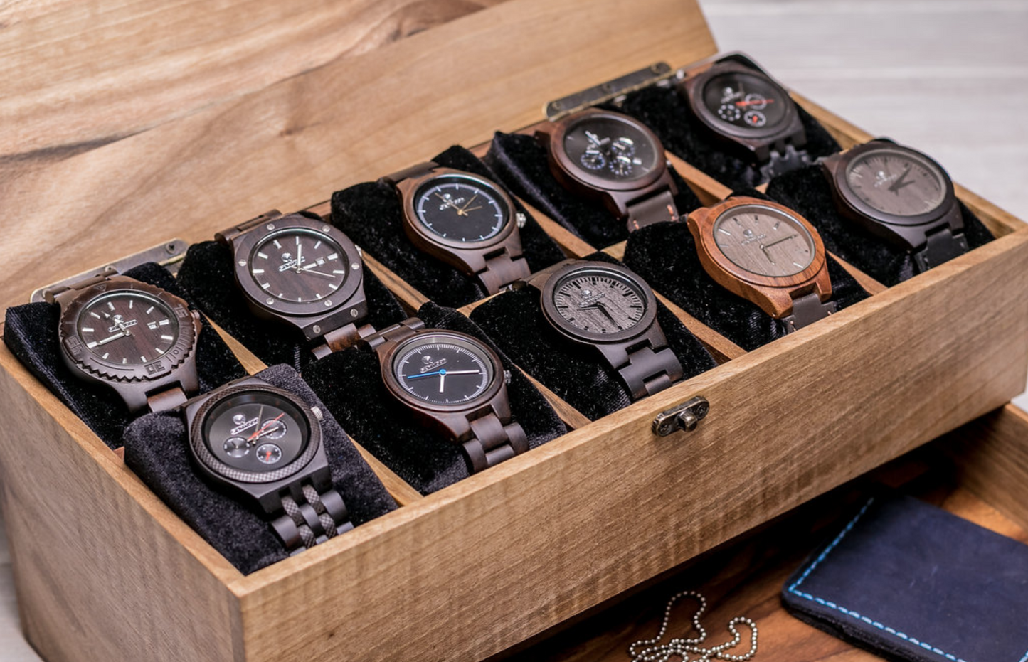 Uhrenbox für zehn Uhren mit Schublade