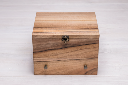 Uhrenbox für sechs Uhren mit Schublade