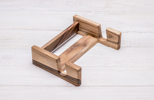 Walnussschneidebrett Ständer