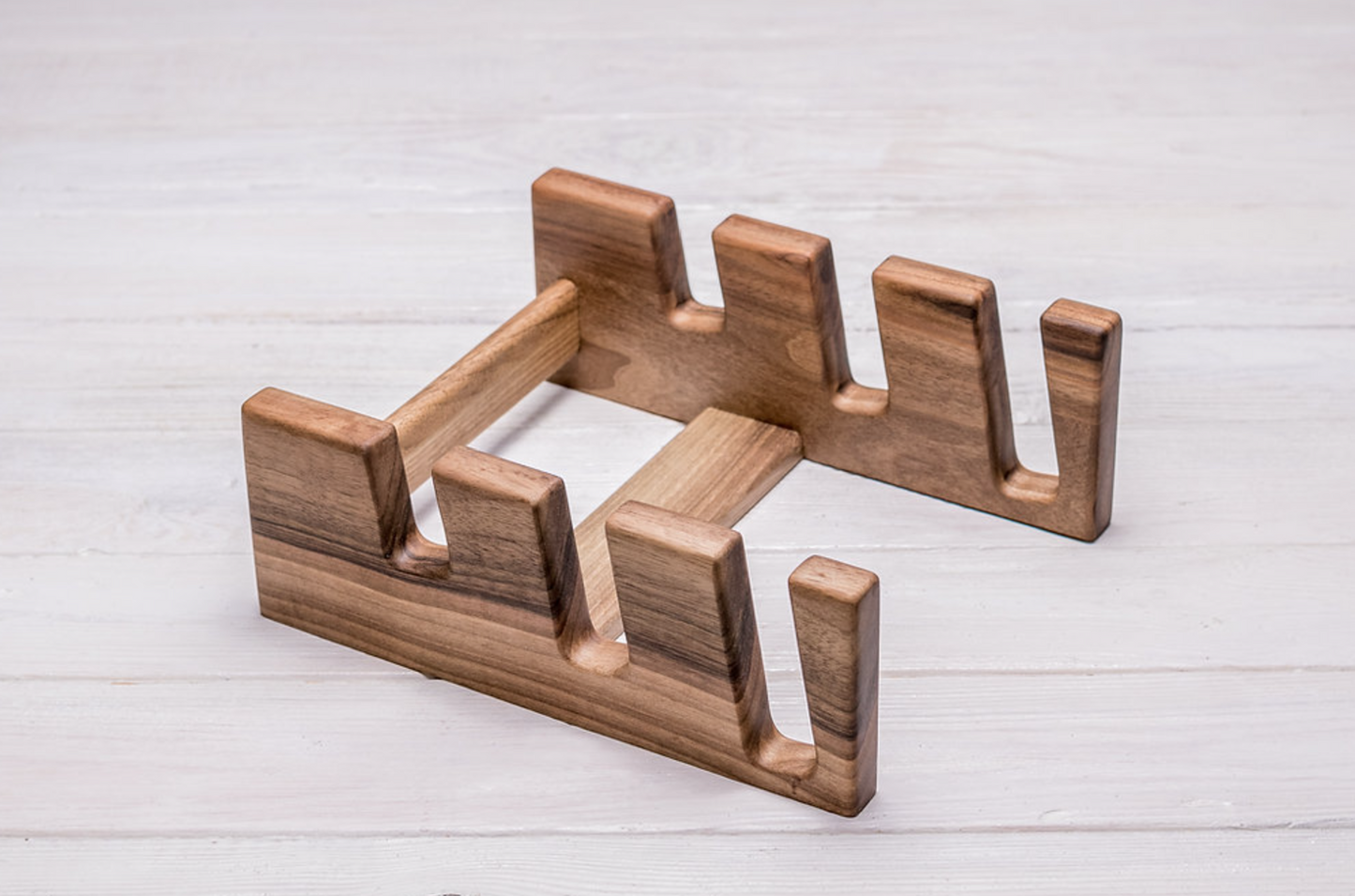 Walnussschneidebrett Ständer